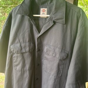 Men’s two XL, gray dickies shirt, euc